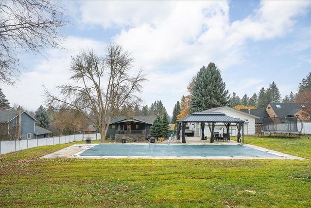 513 E Silver Pines Ct, Colbert, WA 99005