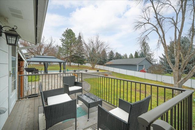 513 E Silver Pines Ct, Colbert, WA 99005