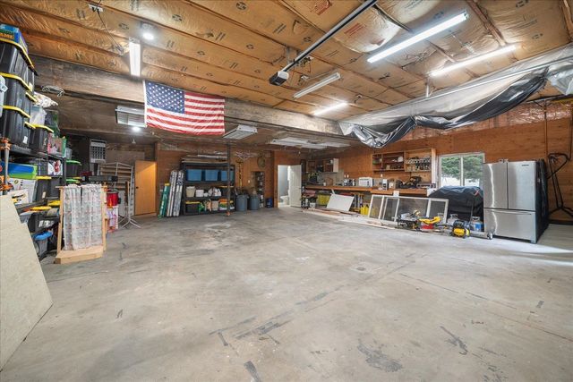 513 E Silver Pines Ct, Colbert, WA 99005