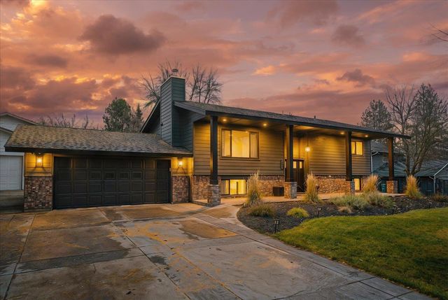 513 E Silver Pines Ct, Colbert, WA 99005