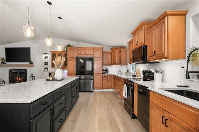 513 E Silver Pines Ct, Colbert, WA 99005