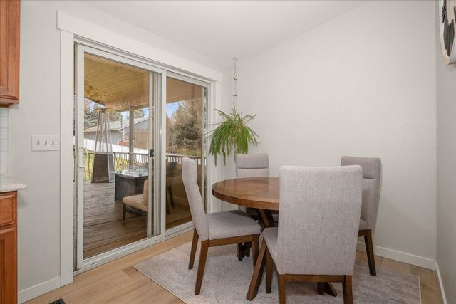 513 E Silver Pines Ct, Colbert, WA 99005