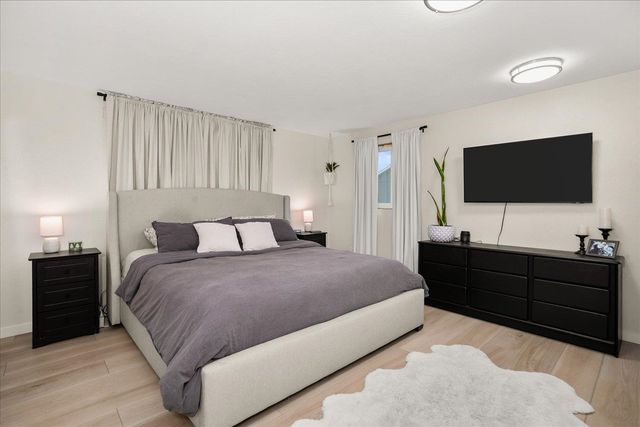 513 E Silver Pines Ct, Colbert, WA 99005