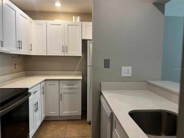 140 ORCHID WOODS COURT 15B, Deltona, FL 32725