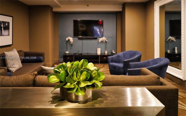 5701 Collins Ave 1705, Miami Beach, FL 33140