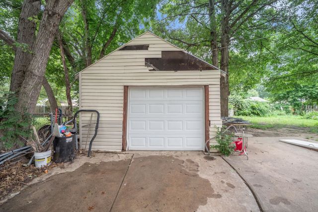 4592 S Brookhaven, Wichita, KS 67216