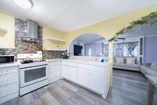 4592 S Brookhaven, Wichita, KS 67216