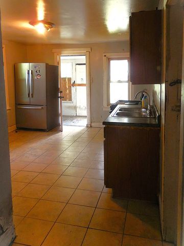 219 W 118th Street, Chicago, IL 60628