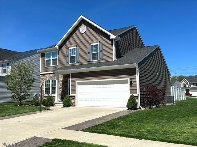 36582 Stockport Mill Drive, North Ridgeville, OH 44039