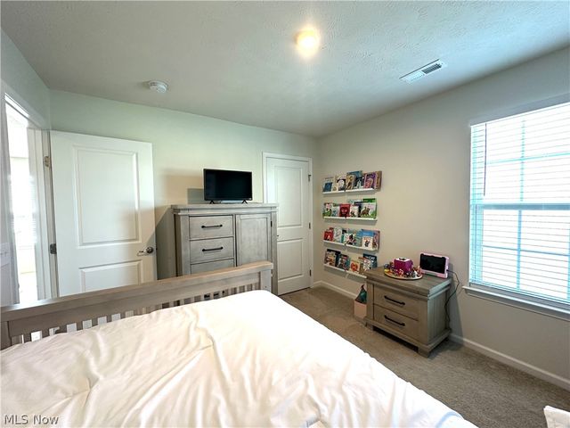 36582 Stockport Mill Drive, North Ridgeville, OH 44039