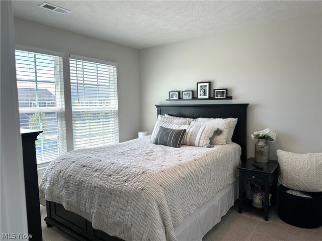 36582 Stockport Mill Drive, North Ridgeville, OH 44039