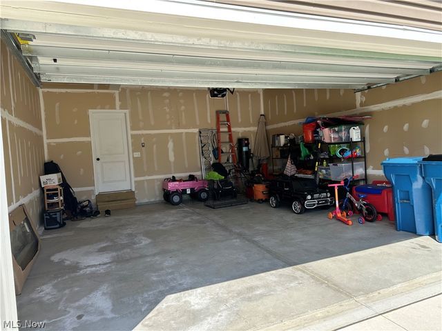 36582 Stockport Mill Drive, North Ridgeville, OH 44039