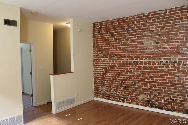 4261 Russell Boulevard, St Louis, MO 63110