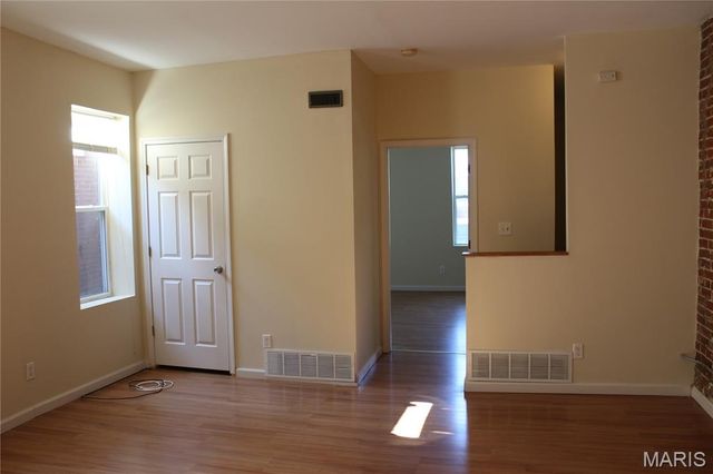 4261 Russell Boulevard, St Louis, MO 63110