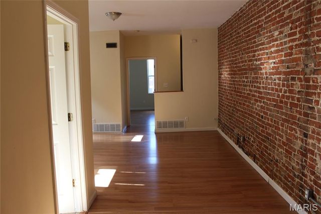 4261 Russell Boulevard, St Louis, MO 63110