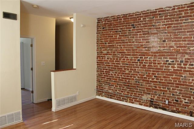 4261 Russell Boulevard, St Louis, MO 63110