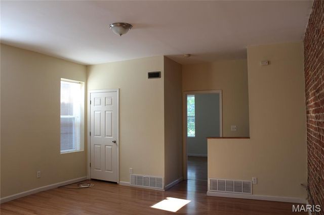 4261 Russell Boulevard, St Louis, MO 63110