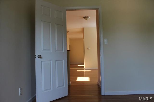 4261 Russell Boulevard, St Louis, MO 63110