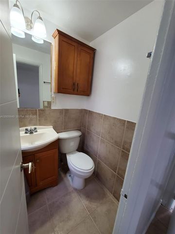 2114 Mckinley St REAR A, Hollywood, FL 33020