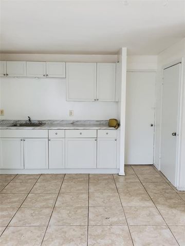 2114 Mckinley St REAR A, Hollywood, FL 33020