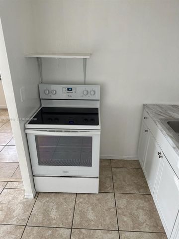 2114 Mckinley St REAR A, Hollywood, FL 33020