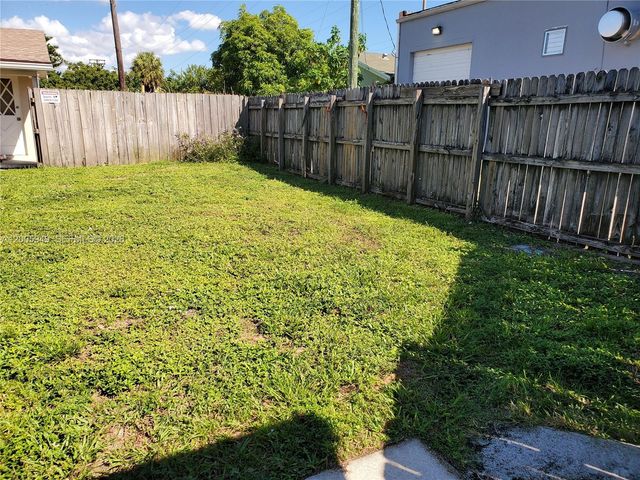 2114 Mckinley St REAR A, Hollywood, FL 33020