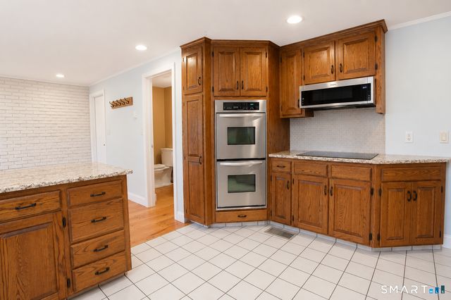 99 Iroquois Road, West Hartford, CT 06117