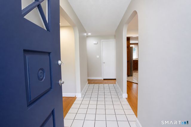 99 Iroquois Road, West Hartford, CT 06117