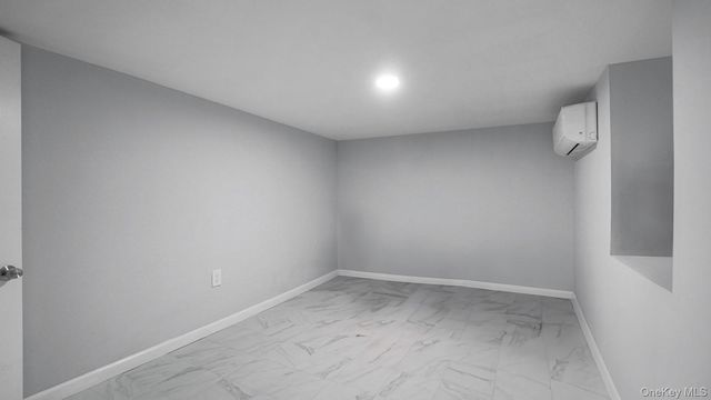 681 Rhinelander Avenue, Bronx, NY 10462