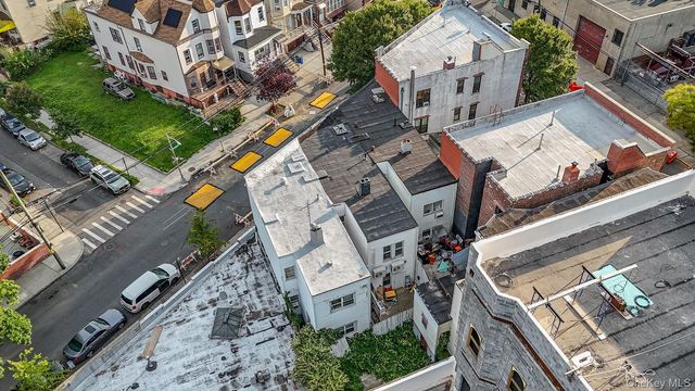 681 Rhinelander Avenue, Bronx, NY 10462