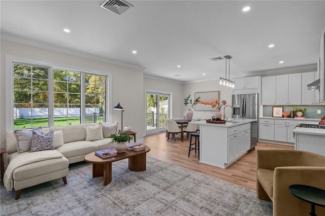 191 Pippin Orchard Road, Cranston, RI 02921