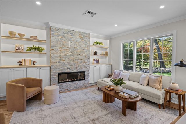 191 Pippin Orchard Road, Cranston, RI 02921