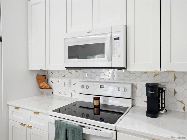 4122 W 49th Ave, Denver, CO 80212