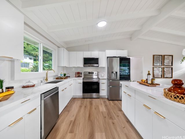 2645 Kekuanoni Street, Honolulu, HI 96813