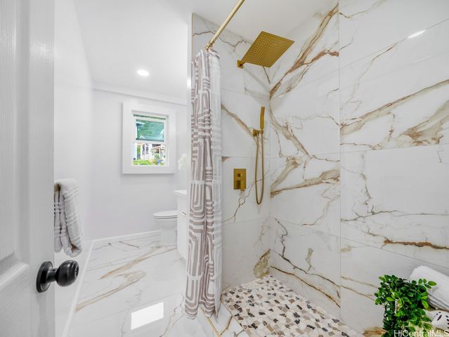 2645 Kekuanoni Street, Honolulu, HI 96813