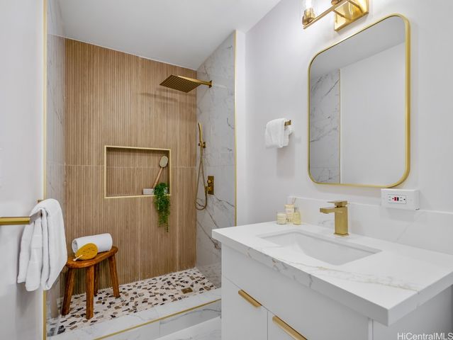 2645 Kekuanoni Street, Honolulu, HI 96813