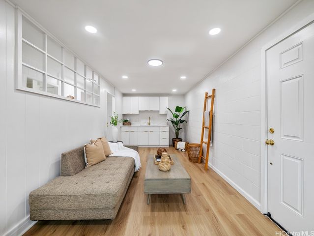 2645 Kekuanoni Street, Honolulu, HI 96813