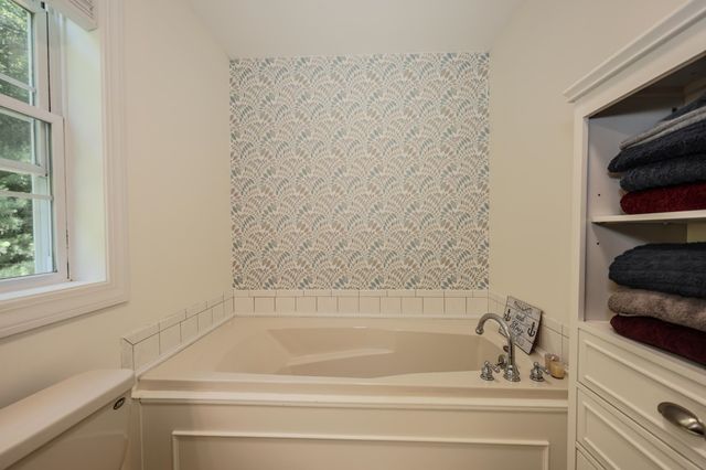 127 Broad Cove Drive, Concord, NH 03303