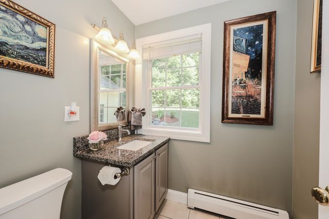 127 Broad Cove Drive, Concord, NH 03303