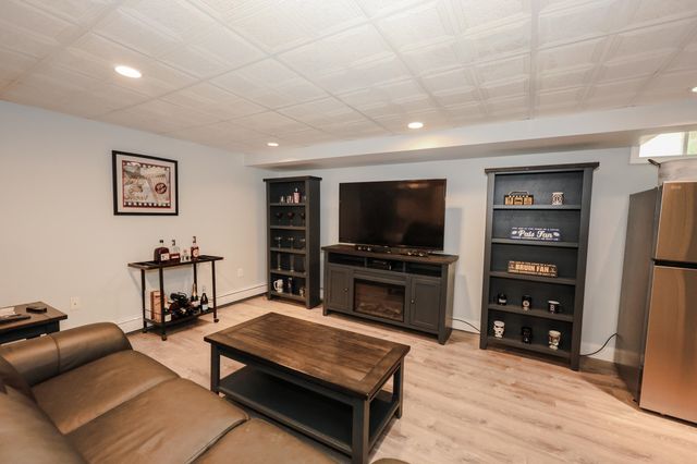 127 Broad Cove Drive, Concord, NH 03303