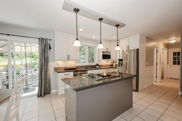 127 Broad Cove Drive, Concord, NH 03303