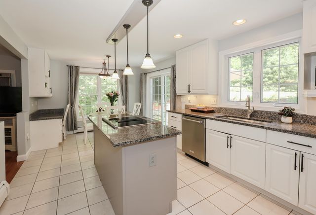 127 Broad Cove Drive, Concord, NH 03303
