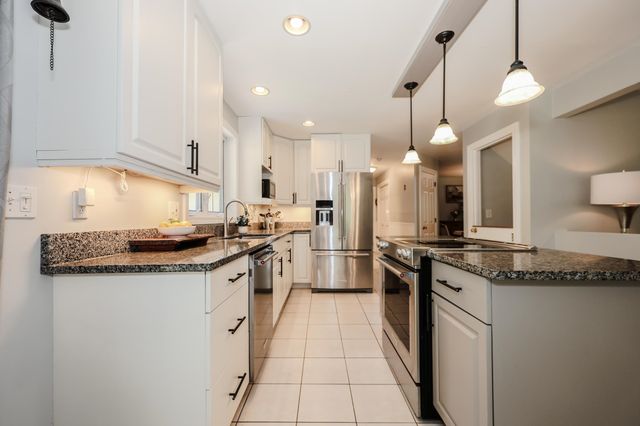 127 Broad Cove Drive, Concord, NH 03303