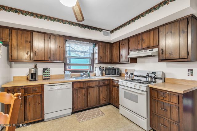 641 Seventh Avenue, Toms River, NJ 08757