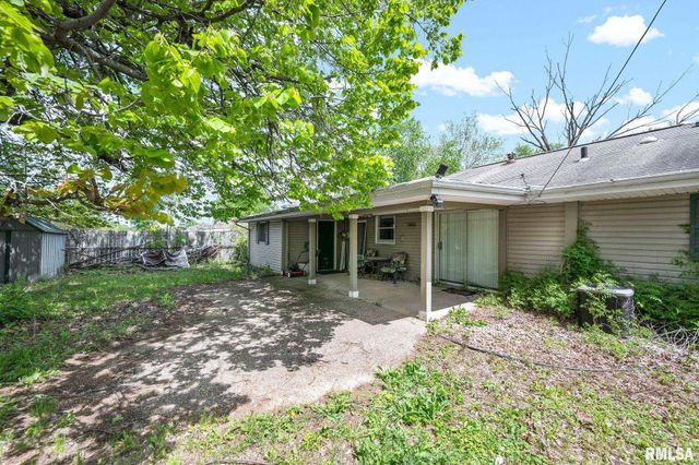 2119 N WELLINGTON Drive, Peoria, IL 61604
