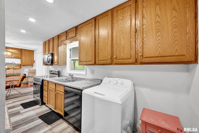 2119 N WELLINGTON Drive, Peoria, IL 61604