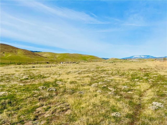 49357 W. Avenue D, Lake Hughes, CA 93536