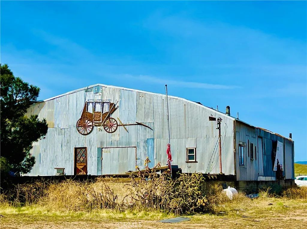 49357 W. Avenue D, Lake Hughes, CA 93536