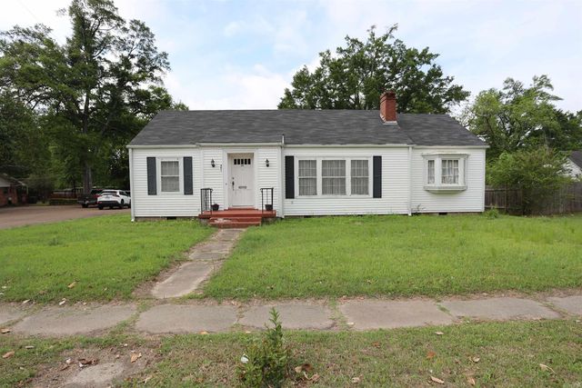 401 W 4th, Fordyce, AR 71742