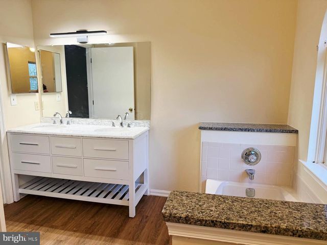 50 WILDCAT BRANCH DR, Sicklerville, NJ 08081